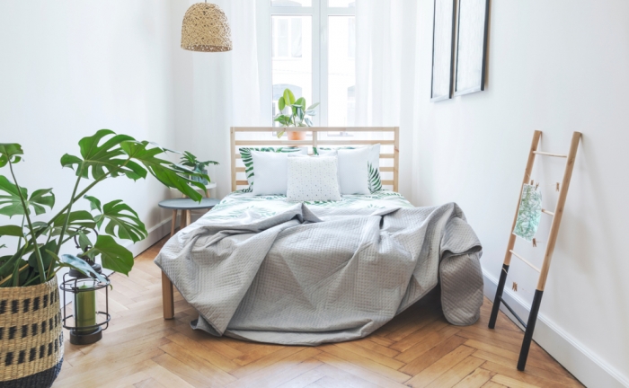 Minimalist bedroom