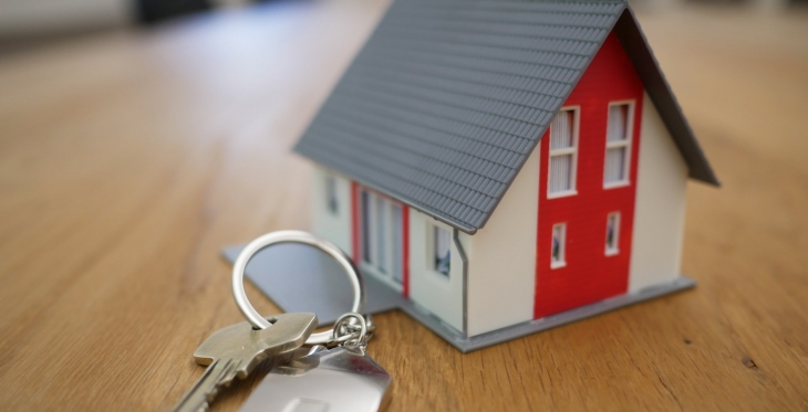 Image of a key and a small house